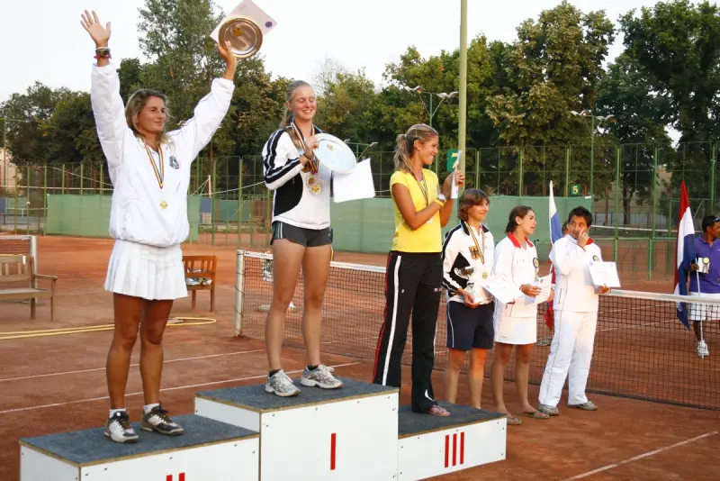 Women singles