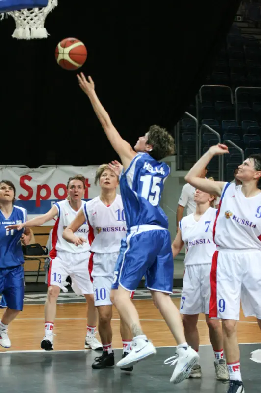 A barrier of Russians overcomes Alexandra Kotsiafti (15, GRE)