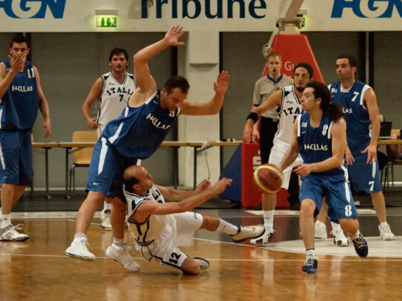 The match Italy - Greece was intense