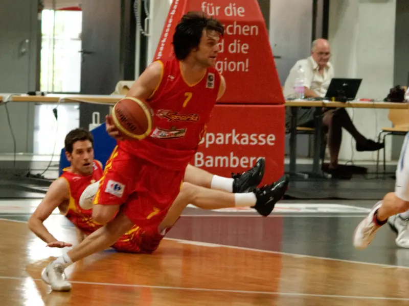 Has superb played against Greeks Francisco Iglesias Catacan (ESP)