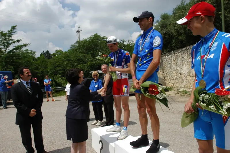 31 May — Road race 100 km